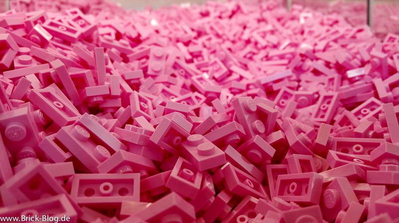 LEGO Store NYC so schön pink